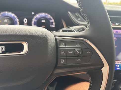 New 2025 Jeep Grand Cherokee L Limited w/ Black Appearance Package image 21