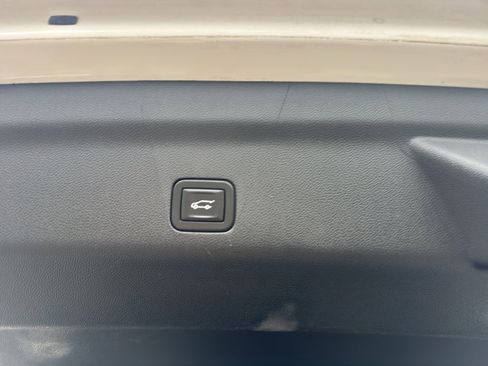 Used 2022 GMC Yukon AT4 image 23