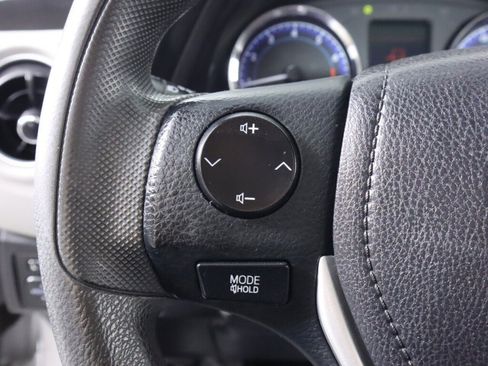 Used 2018 Toyota Corolla LE w/ Carpet Mat Package (TMS) FWD image 12