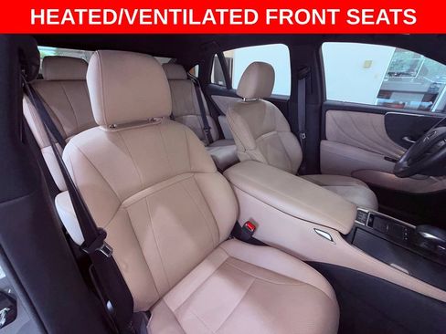 Certified 2022 Lexus LS 500 w/ Accessory Package (Z2) RWD image 14