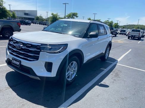 New 2026 Ford Explorer Active image 3