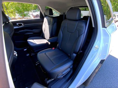 Used 2023 Kia Sorento EX AWD/4WD image 28