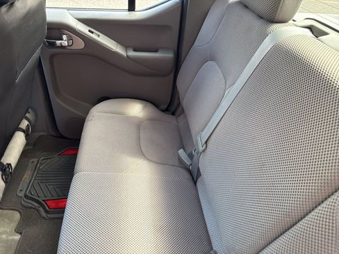 Used 2012 Nissan Frontier SV AWD/4WD image 25