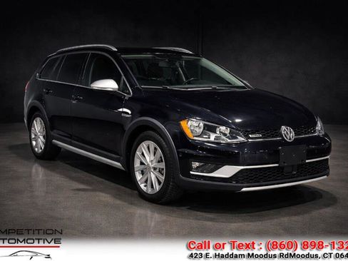 Used 2017 Volkswagen Golf Alltrack SE image 1