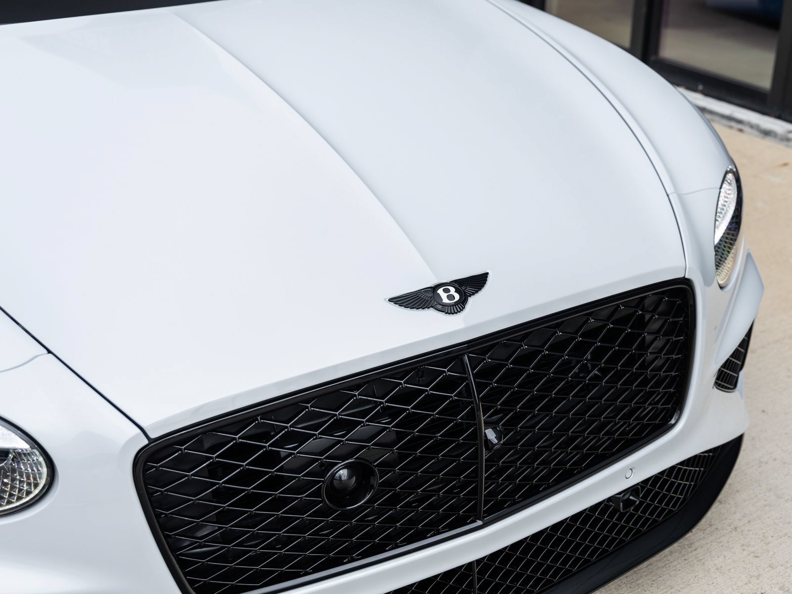 Used 2025 Bentley Continental GTC AWD/4WD image 22
