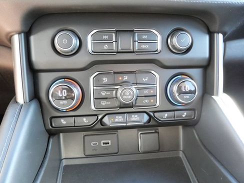 Used 2021 Chevrolet Tahoe Z71 w/ Rear Media and Nav Package AWD/4WD image 26