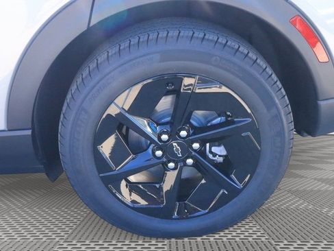 New 2026 Chevrolet Equinox EV LT w/ Comfort Package AWD/4WD image 18