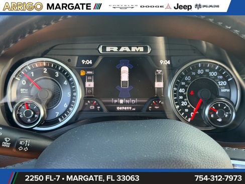 Used 2024 RAM 1500 Laramie AWD/4WD image 19
