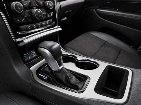 Used 2019 Jeep Grand Cherokee Altitude AWD/4WD image 17