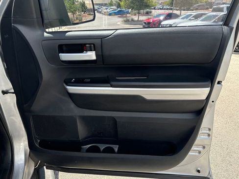 Used 2015 Toyota Tundra SR5 w/ SR5 Upgrade Package AWD/4WD image 33