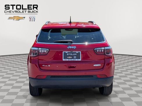 Used 2018 Jeep Compass Latitude w/ Popular Equipment Group AWD/4WD image 4