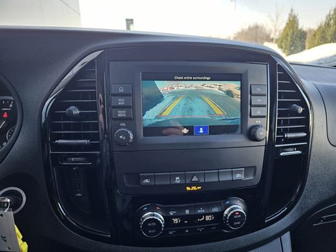 Used 2023 Mercedes-Benz Metris Passenger image 21