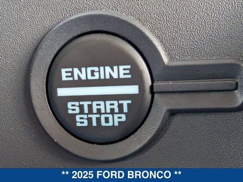 Certified 2025 Ford Bronco Badlands image 32