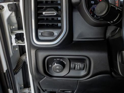 Used 2024 RAM 2500 Laramie w/ Sport Appearance Package AWD/4WD image 28