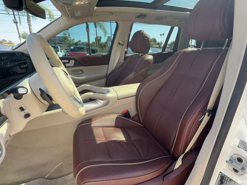 Used 2023 Mercedes-Benz Maybach GLS 600 4MATIC image 12