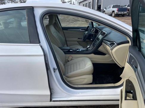 Used 2013 Ford Fusion SE image 29