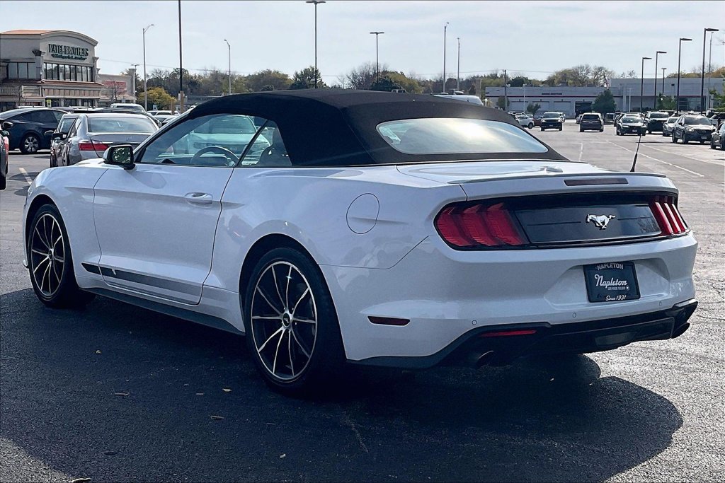 Used 2022 Ford Mustang Premium RWD image 13