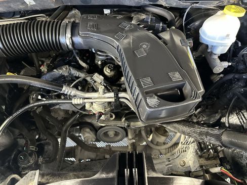 Used 2021 RAM 1500 Classic SLT AWD/4WD image 28