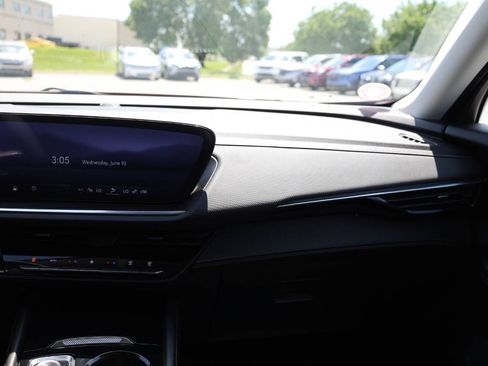 Used 2025 Buick Envision Preferred AWD/4WD image 24