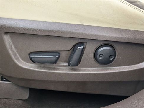 Used 2019 INFINITI QX50 Essential w/ Sensory Package image 12