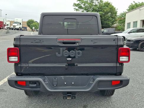 Used 2022 Jeep Gladiator Sport AWD/4WD image 6