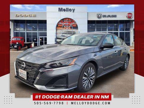 Used 2025 Nissan Altima 2.5 SV FWD image 1