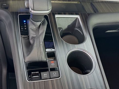 Used 2022 Toyota Sienna Platinum image 23