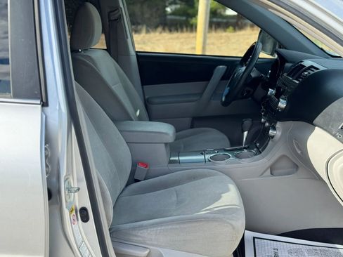 Used 2011 Toyota Highlander 4WD w/ Tech Pkg image 15