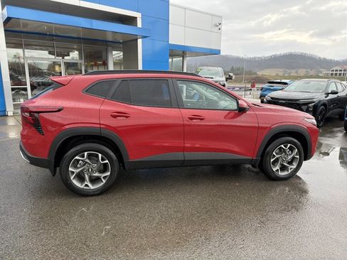 New 2026 Chevrolet Trax LT image 3