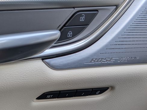 Used 2023 Cadillac XT5 Premium Luxury w/ Technology Package FWD image 23