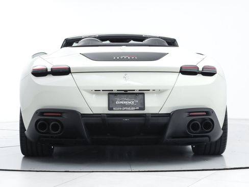 Certified 2025 Ferrari Roma Spider RWD image 9