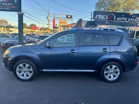 Used 2009 Mitsubishi Outlander SE image 2