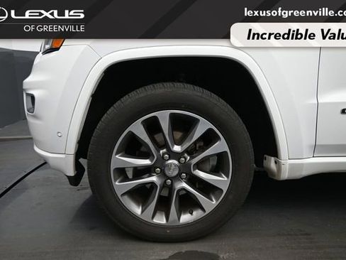 Used 2017 Jeep Grand Cherokee Overland w/ Jeep Active Safety Group AWD/4WD image 9