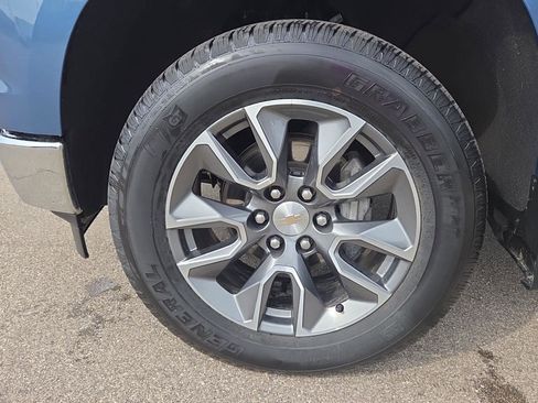 Used 2024 Chevrolet Silverado 1500 LT image 13