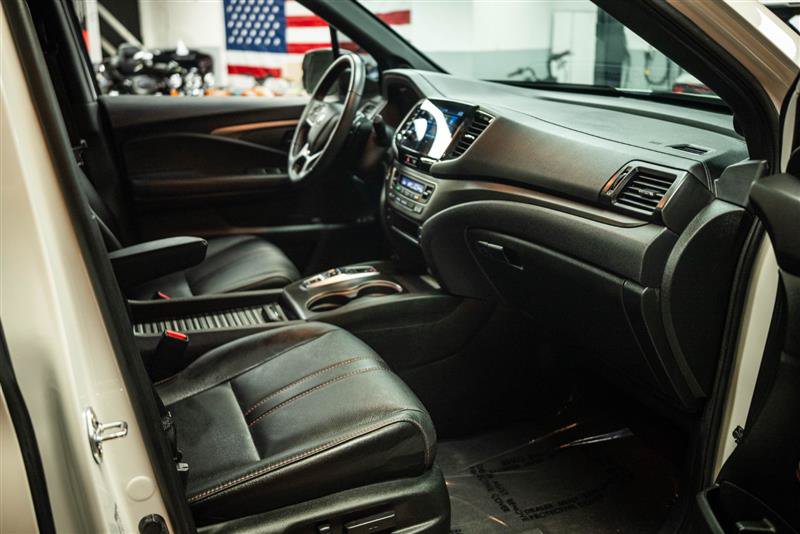 Used 2023 Honda Passport TrailSport image 14