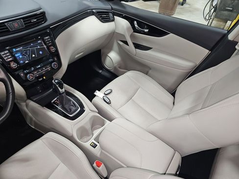 Used 2018 Nissan Rogue Sport SL w/ SL Premium Package image 28