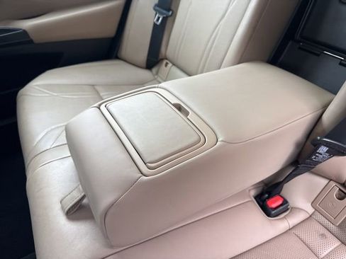 Used 2021 Lexus ES 300h w/ Accessory Package image 35