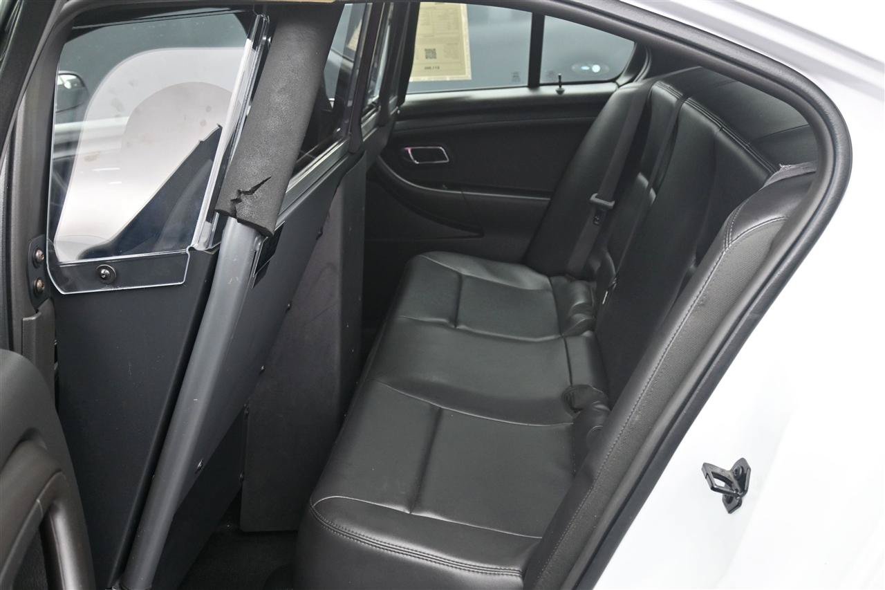 Used 2015 Ford Taurus Police Interceptor AWD image 10