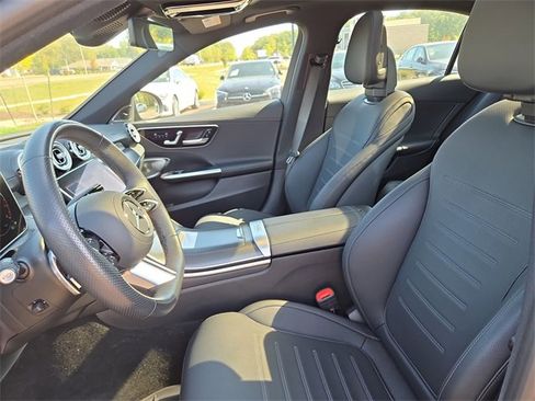 Used 2024 Mercedes-Benz C 300 4MATIC Sedan image 24