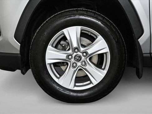 Used 2019 Toyota RAV4 XLE image 24