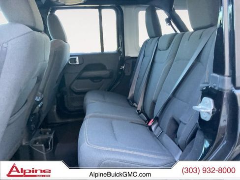 Used 2025 Jeep Wrangler Unlimited Sahara AWD/4WD image 13