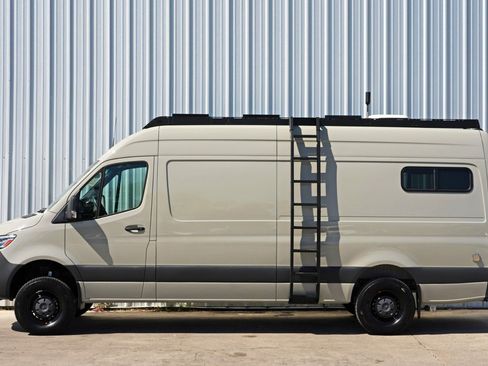 Used 2023 Mercedes-Benz Sprinter 2500 image 64