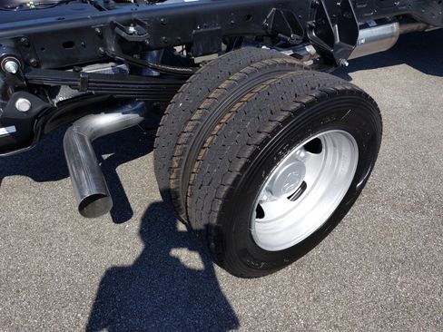 New 2026 RAM 5500 Tradesman w/ Chrome Appearance Group image 18