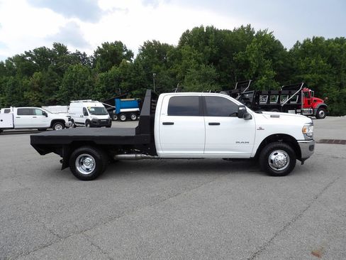 Used 2024 RAM 3500 SLT w/ Quick Order Package 2YG SLT AWD/4WD image 9