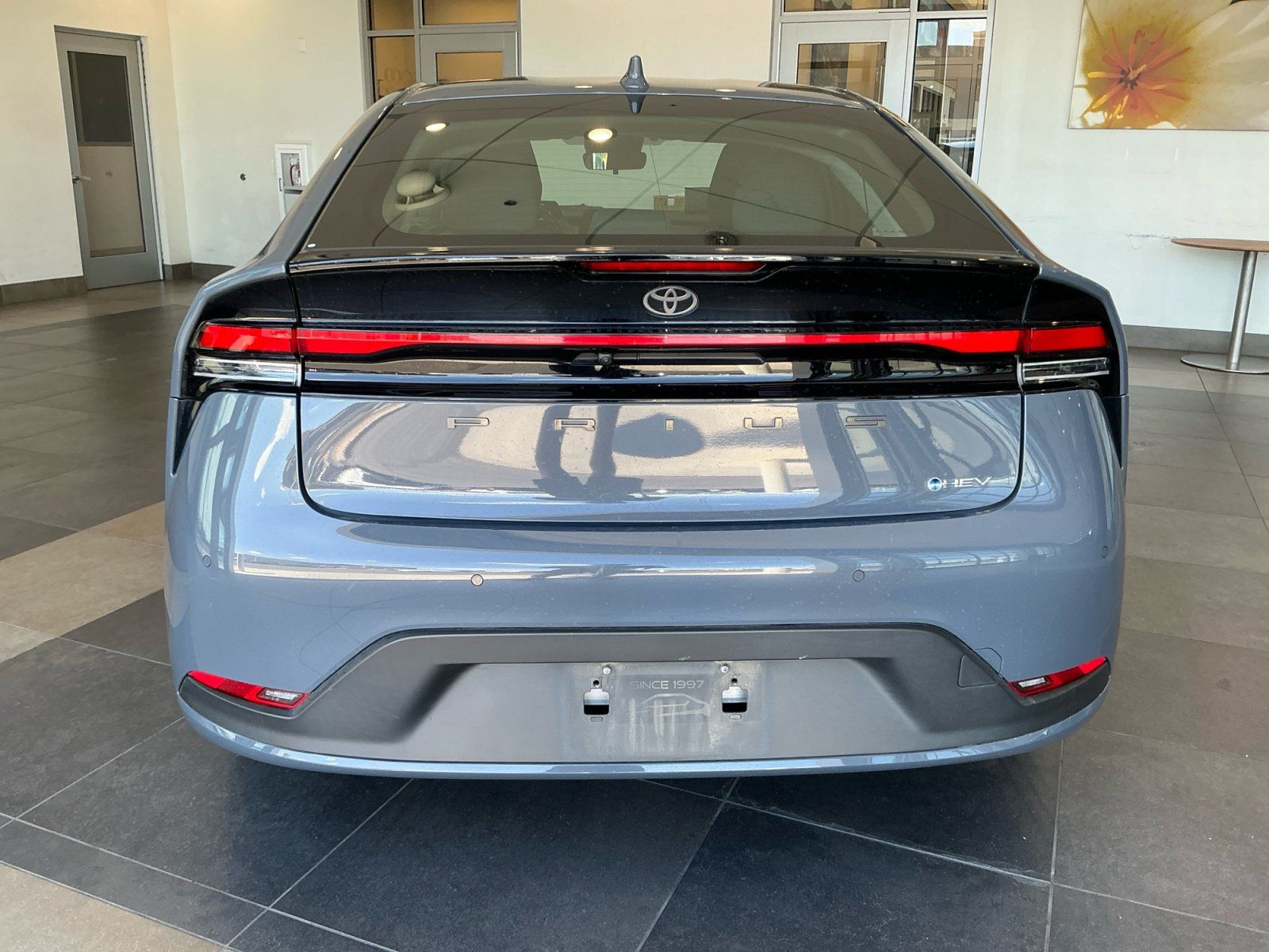 Certified 2025 Toyota Prius LE FWD image 22