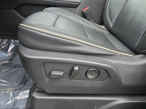 Used 2021 GMC Yukon SLT w/ SLT Premium Package image 31