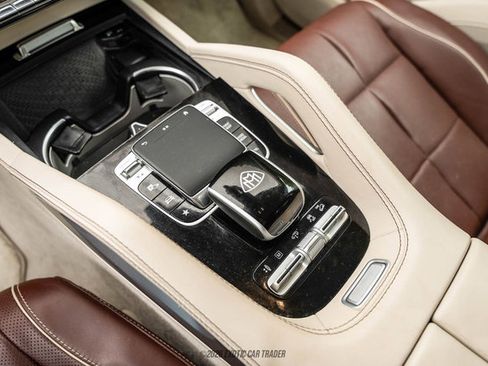 Used 2023 Mercedes-Benz Maybach GLS 600 4MATIC image 32