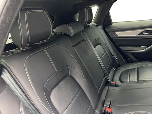 Used 2024 Jaguar F-PACE R-Dynamic S image 38