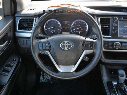 Used 2015 Toyota Highlander XLE image 15