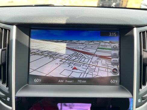 Used 2017 INFINITI Q50 Red Sport 400 AWD/4WD image 23